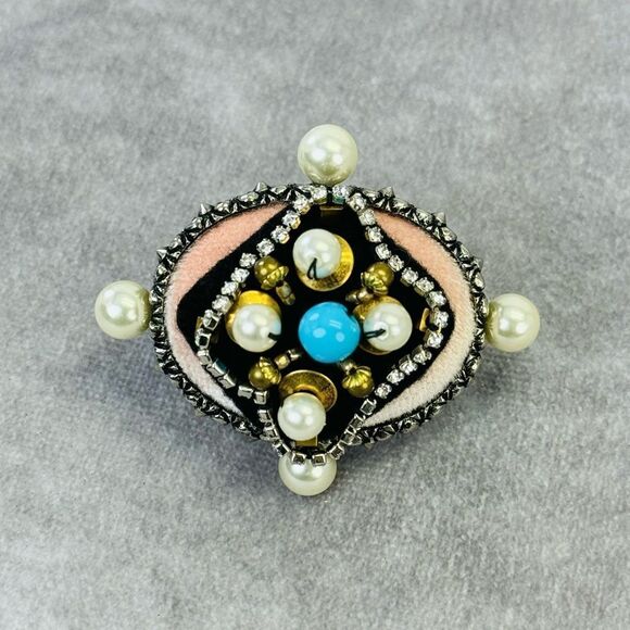 GUCCI Velvet & Faux Pearl Double Finger Cocktail Ring - Picture 7 of 11